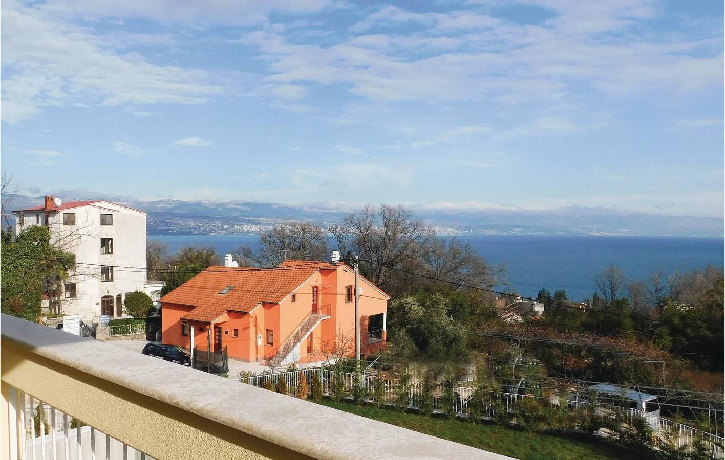 Toevluchtsoord aan zee: modern appartement met wifi, terras en op 600 meter in Lovran, Kroatië voor 12 personen foto 21