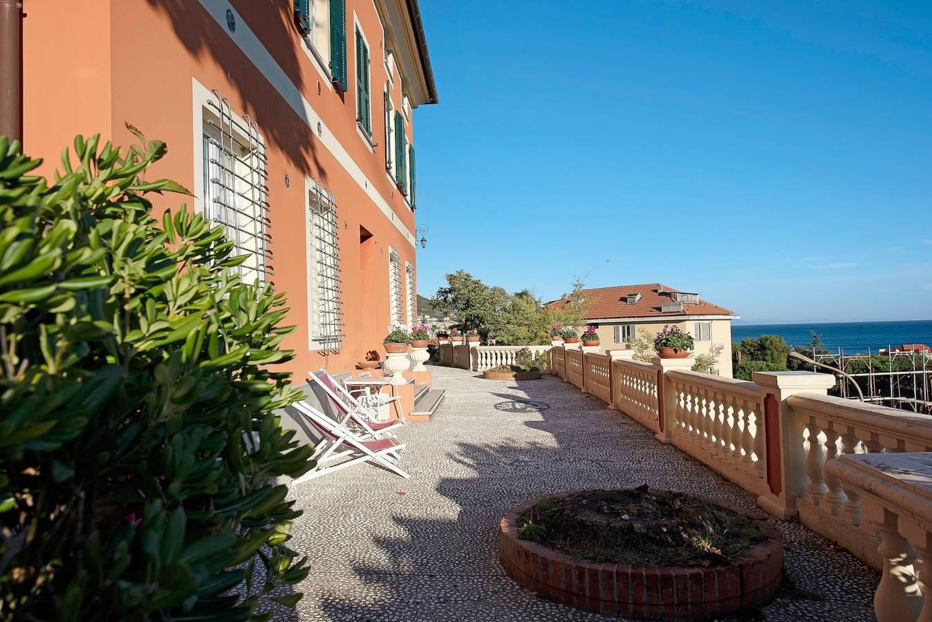 Vakantieappartement met zeezicht en hond toegestaan in Varazze (City), Varazze, Italië voor 6 personen foto 25