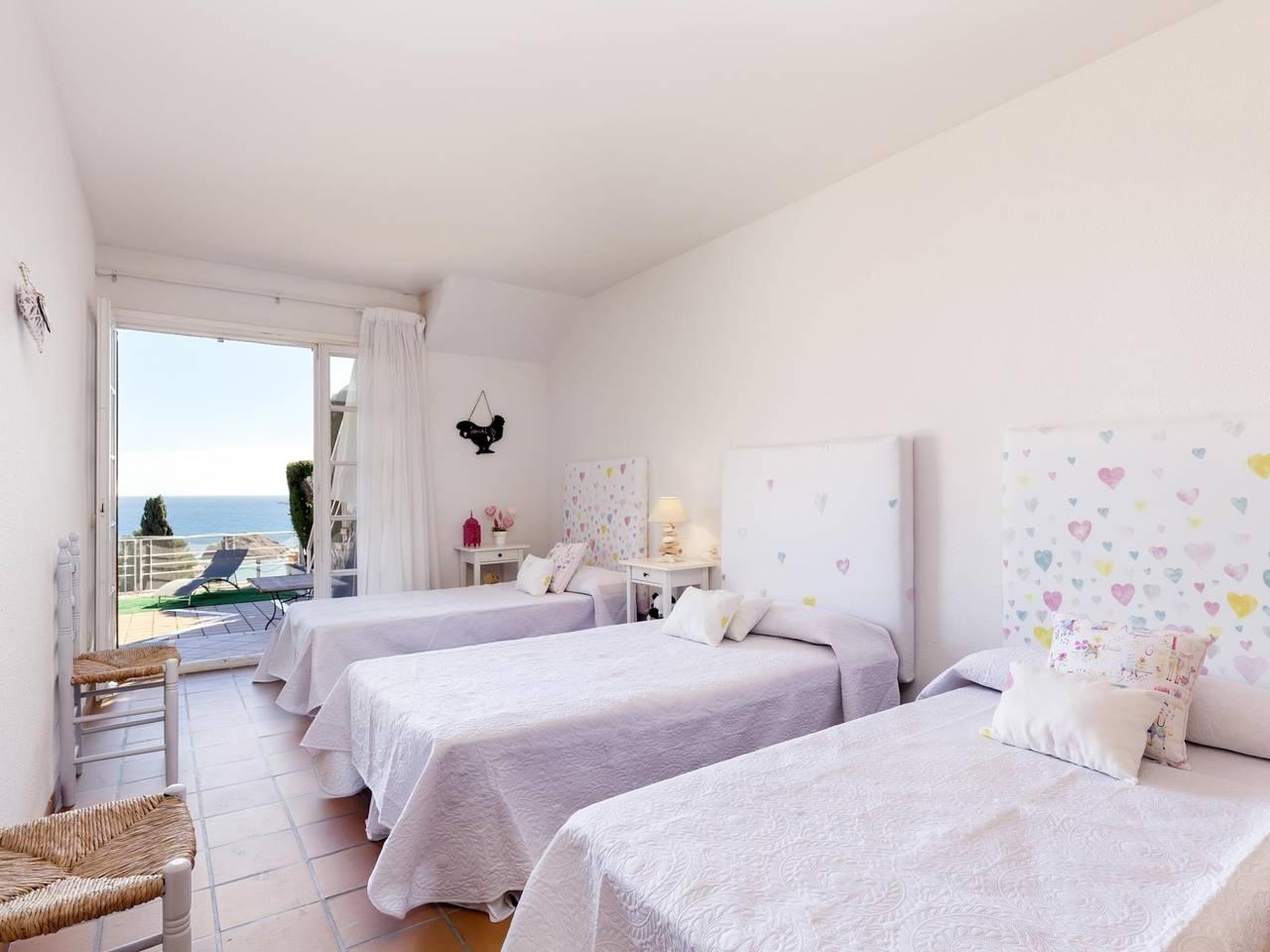Vakantiehuis met terras in Mar Menuda, Tossa de Mar, Spanje voor 7 personen foto 23