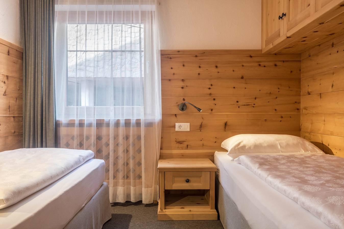 Appartement 'Cesa Sassela' met Bergzicht, Sauna, Zwembad, Tuin in Ortisei, Dolomiti Superski, Italië voor 4 personen foto 22