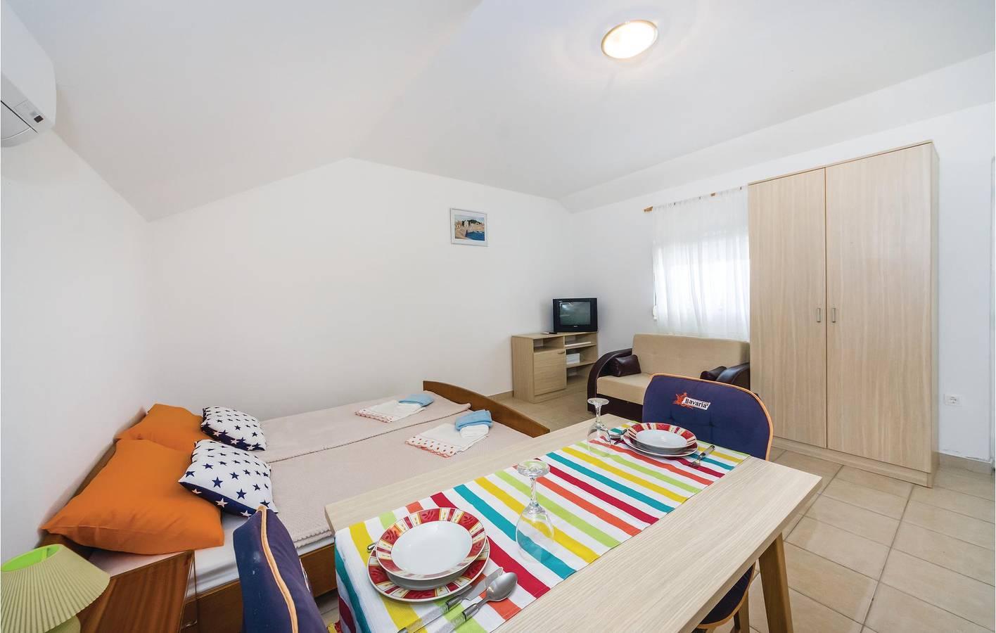 Modern appartement met zwembad, keuken, wifi en parkeergelegenheid in Pakoštane, Zadar, Kroatië voor 2 personen foto 21