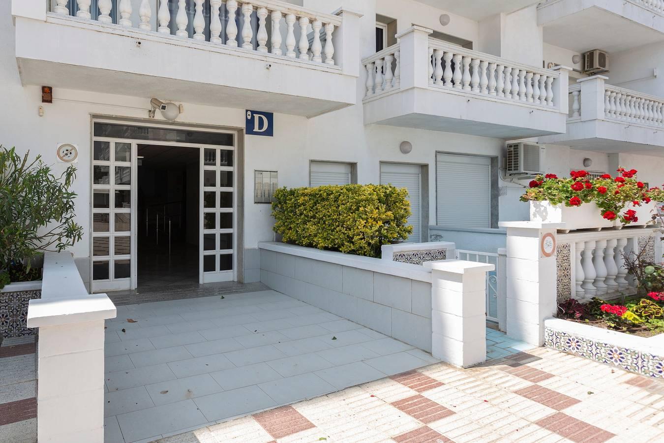 Vakantieappartement vlak bij het strand met zwembad, wifi, tuin in Els Pins Blanes, Blanes, Spanje voor 4 personen foto 23