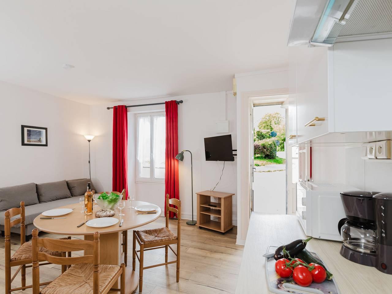 Le Petit Robinson met 1 slaapkamer en binnenzwembad in La Richardais, Saint-Malo en omgeing, Frankrijk voor 4 personen foto 2