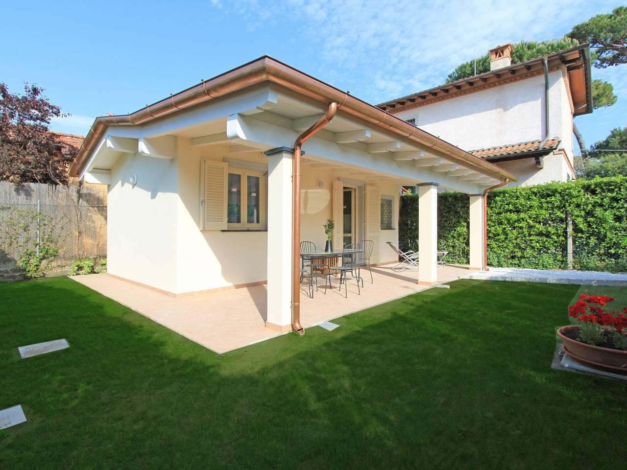 Vakantiehuis met airconditioning in Forte dei Marmi, Italiaanse Rivièra, Italië voor 2 personen foto 21