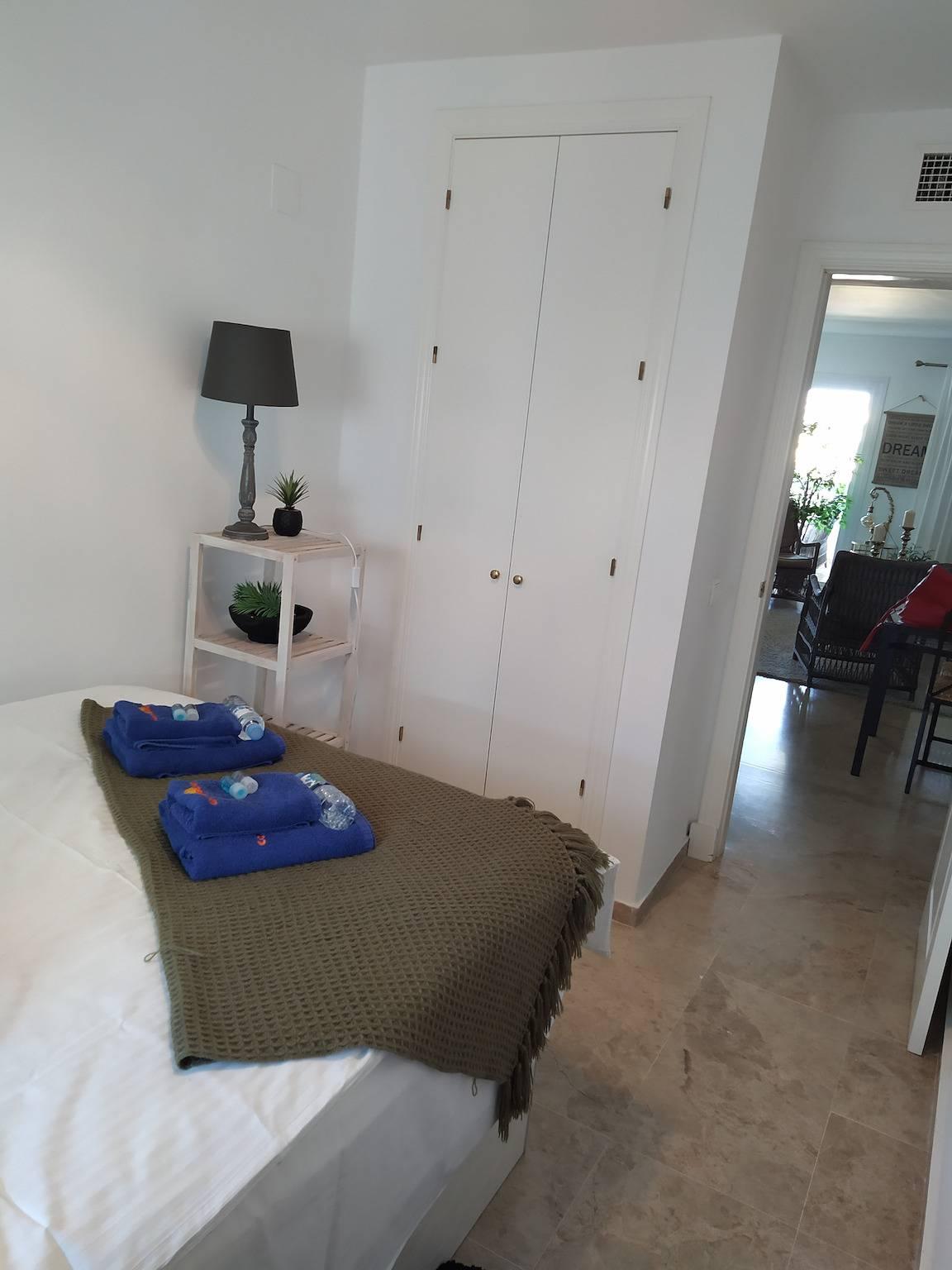 Reina Sofia 45 in Estepona, Spanje voor 6 personen foto 21