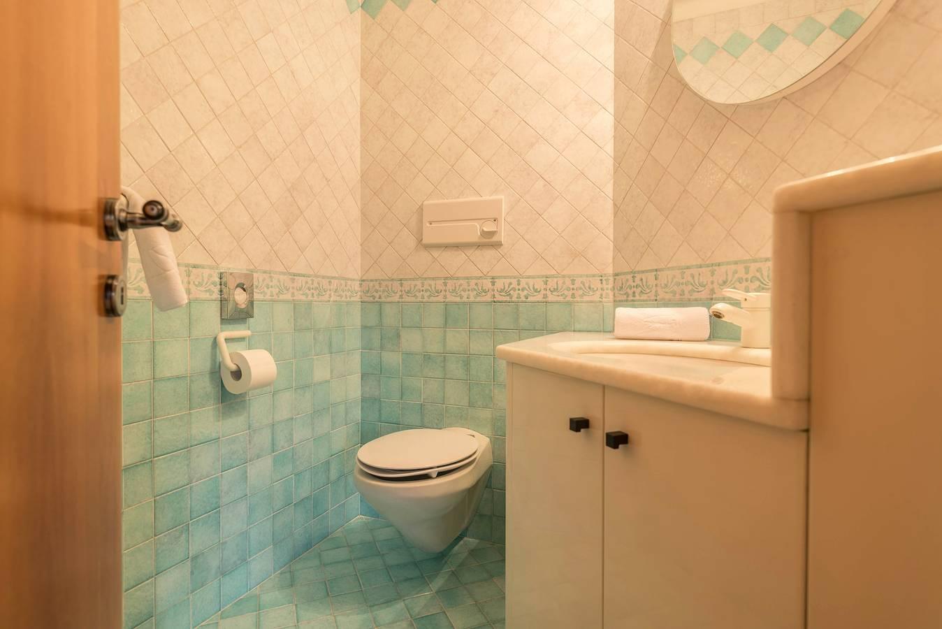 Appartement 'Cesa Sassela Tirol' met Bergzicht, Sauna, Zwembad in Ortisei, Dolomiti Superski, Italië voor 5 personen foto 25