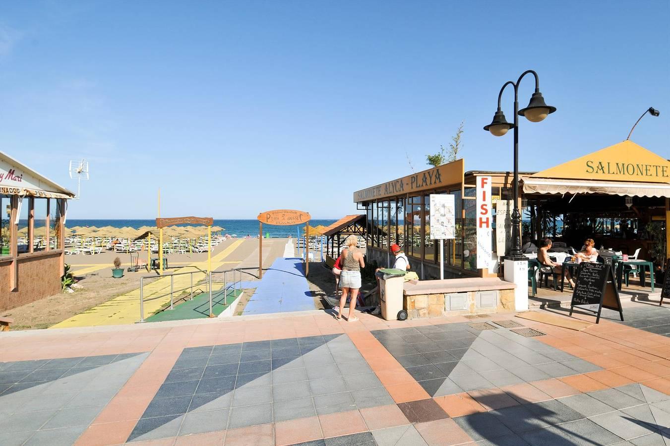 Vista playa in La Carihuela, Torremolinos, Spanje voor 4 personen foto 23
