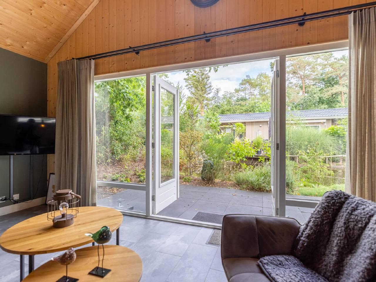 Uniek chalet aan de vijver in Veluwe, Nederland voor 4 personen foto 21
