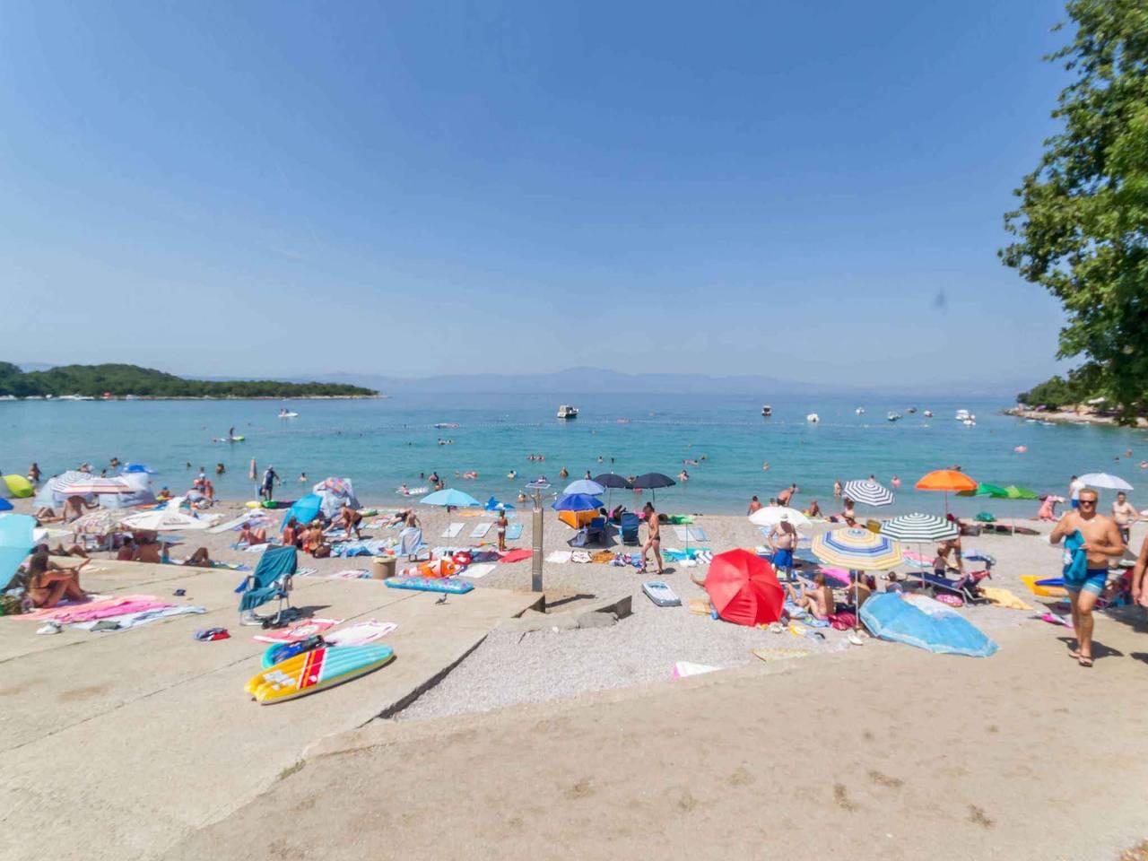Vakantiewoning met terras in Beach for childs (no dogs), Njivice, Kroatië voor 6 personen foto 20