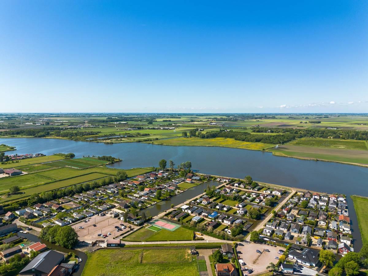 Vakantiehuis, met terras aan het water in Wervershoof aan het Ijsselmeer. in IJsselmeer, Nederland voor 6 personen foto 21