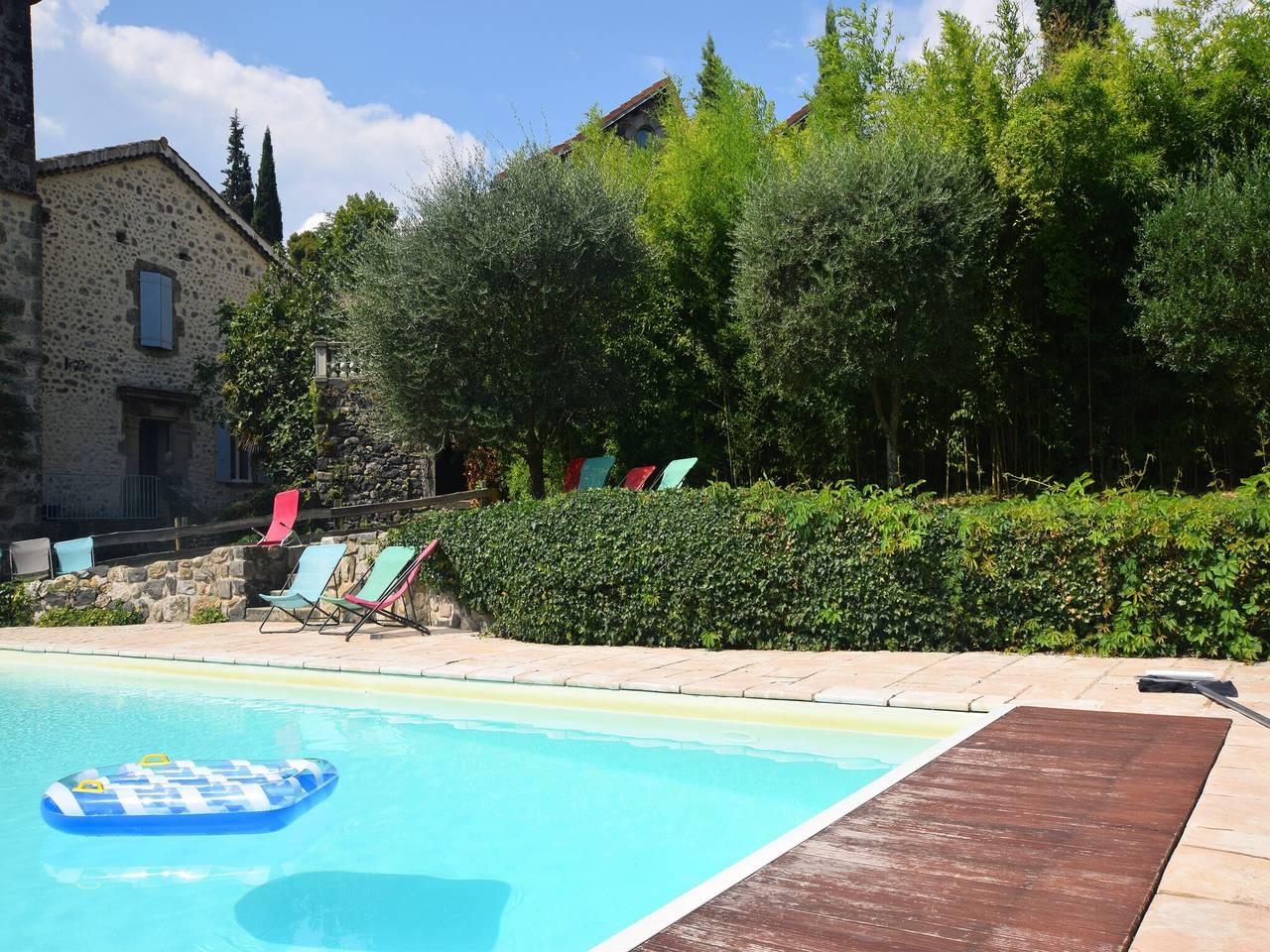 Vakantiehuis met zwembad in Lalevade-d'Ardèche, Parc naturel régional des Monts d'Ardèche, Frankrijk voor 6 personen foto 24