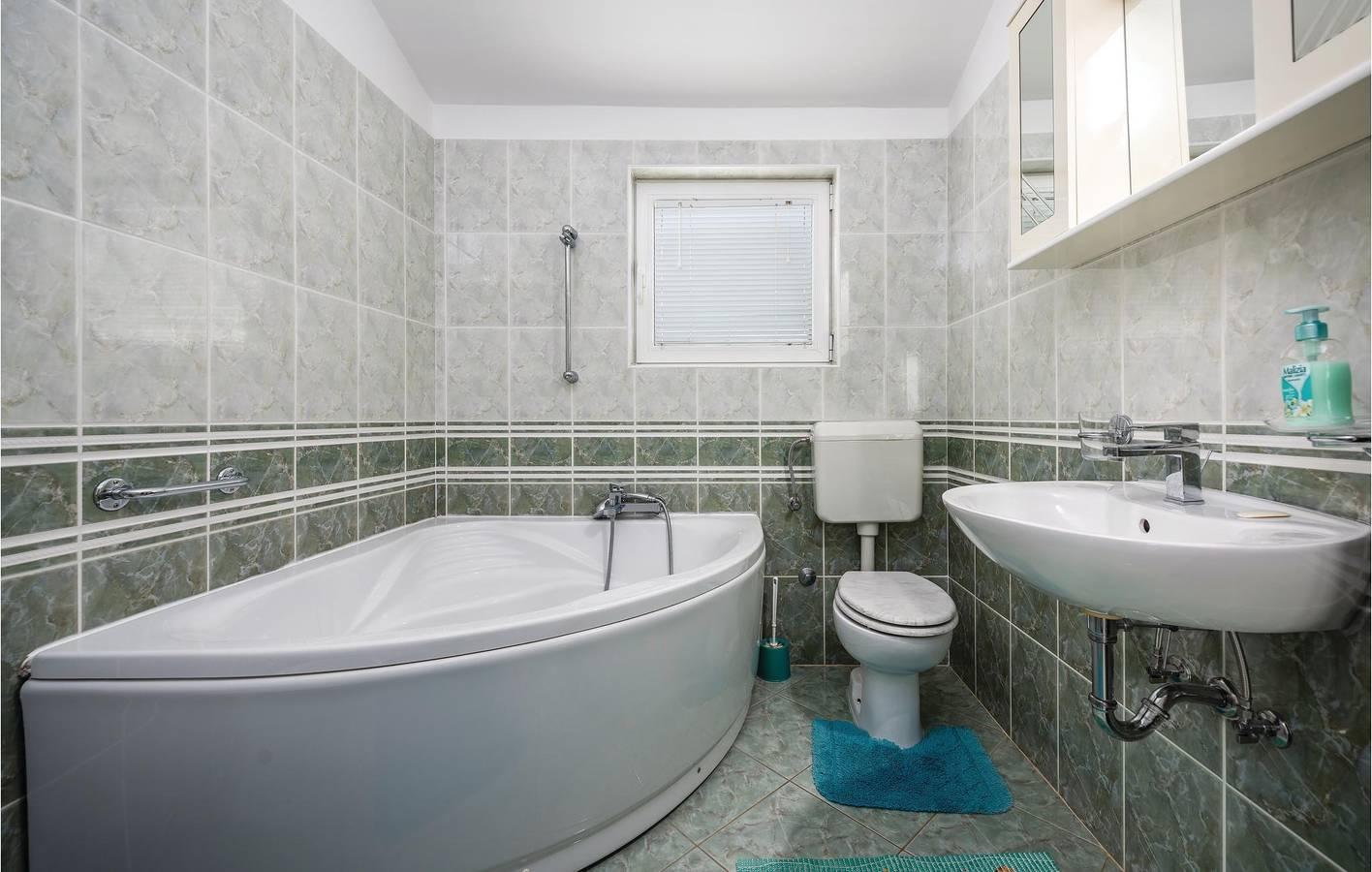 Gezellig appartement van 76 m² met zwembad, wifi en parkeergelegenheid vlak in Grad Poreč, Kroatië voor 4 personen foto 20