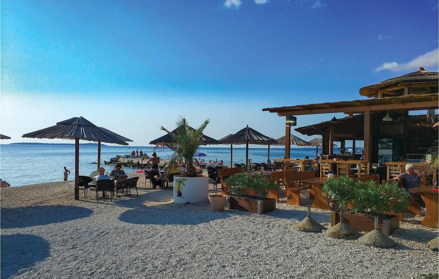 Gezellig appartement met 2 slaapkamers, terras, wifi in Valbandon, Zuidkust Istrië, Kroatië voor 5 personen foto 23
