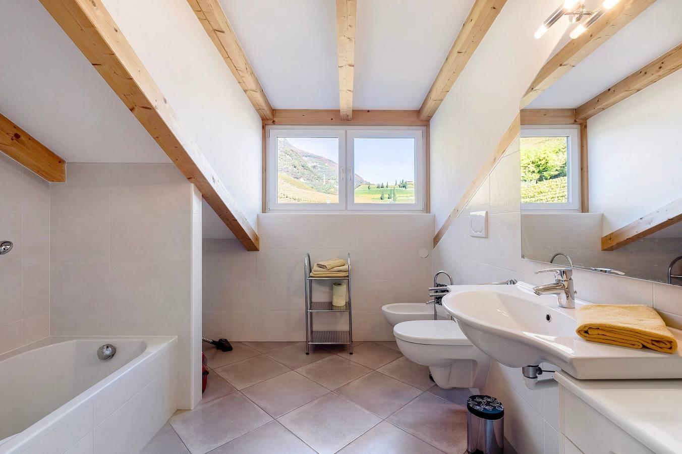 Appartement 'Kastelaz' met uitzicht op de bergen in Tramin an der Weinstraße, Nonsberggruppe, Italië voor 4 personen foto 19