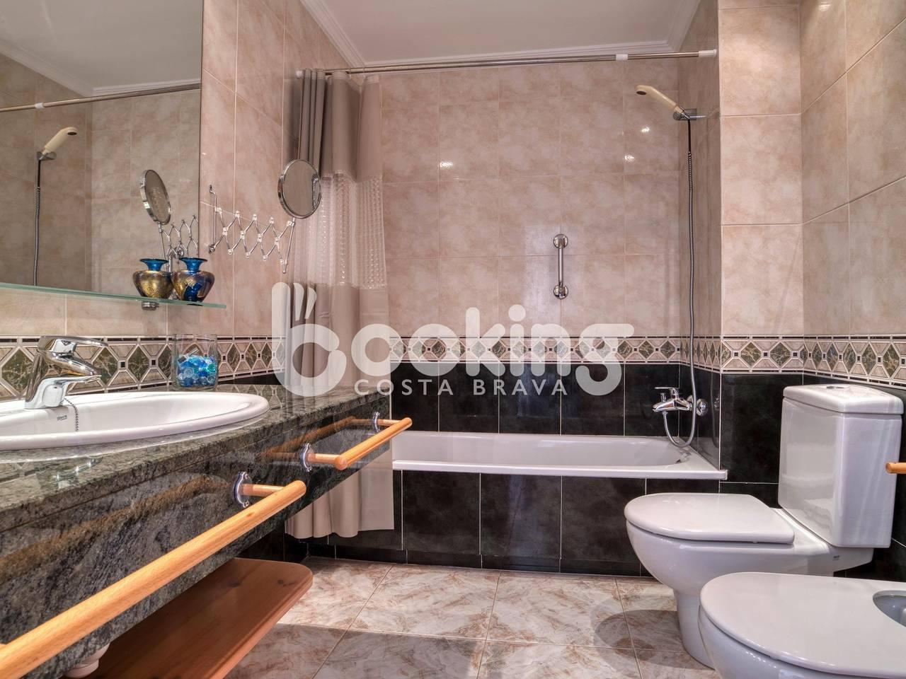 Vakantiehuis met balkon in Platja d'Aro, Costa Brava, Spanje voor 8 personen foto 22