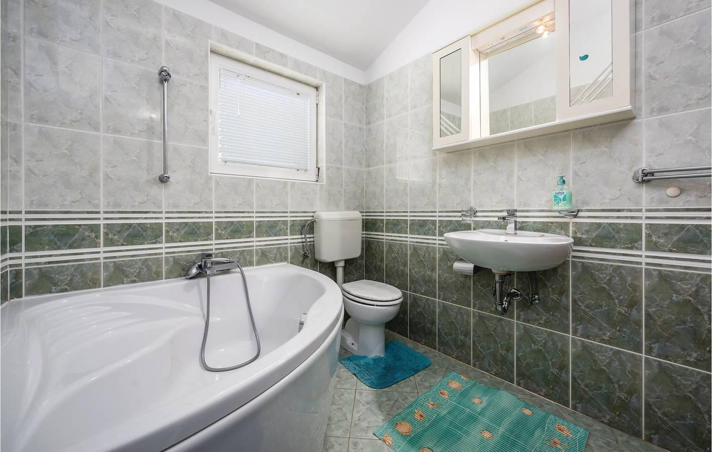 Gezellig appartement van 76 m² met zwembad, wifi en parkeergelegenheid vlak in Grad Poreč, Kroatië voor 4 personen foto 21
