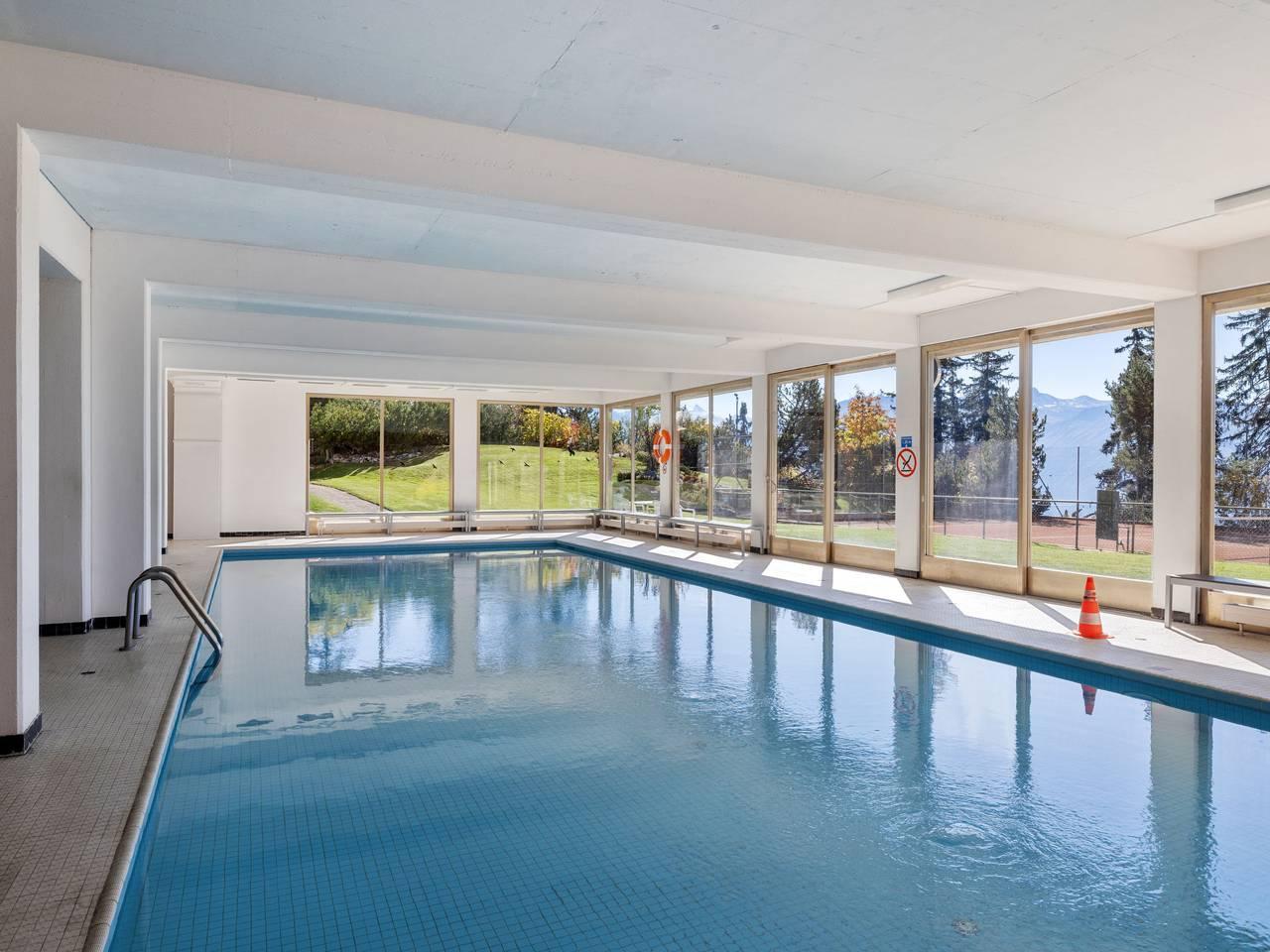 Vakantieappartement met sauna en binnenzwembad in Randogne, Zwitserland voor 2 personen foto 6