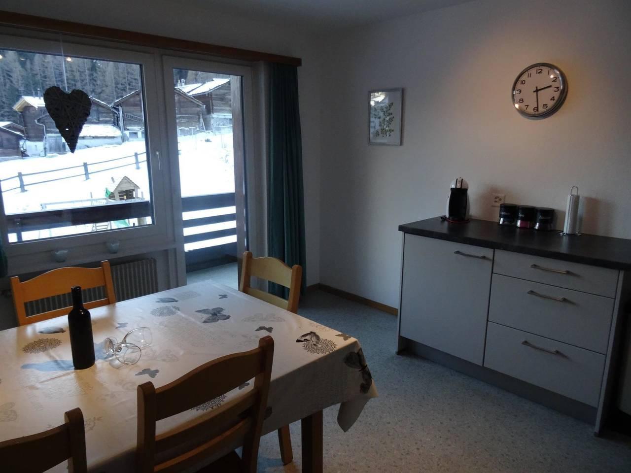 Apartments Carmena met 2 slaapkamers en balkon in Saas-Balen, Walliser Alpen, Zwitserland voor 5 personen foto 23