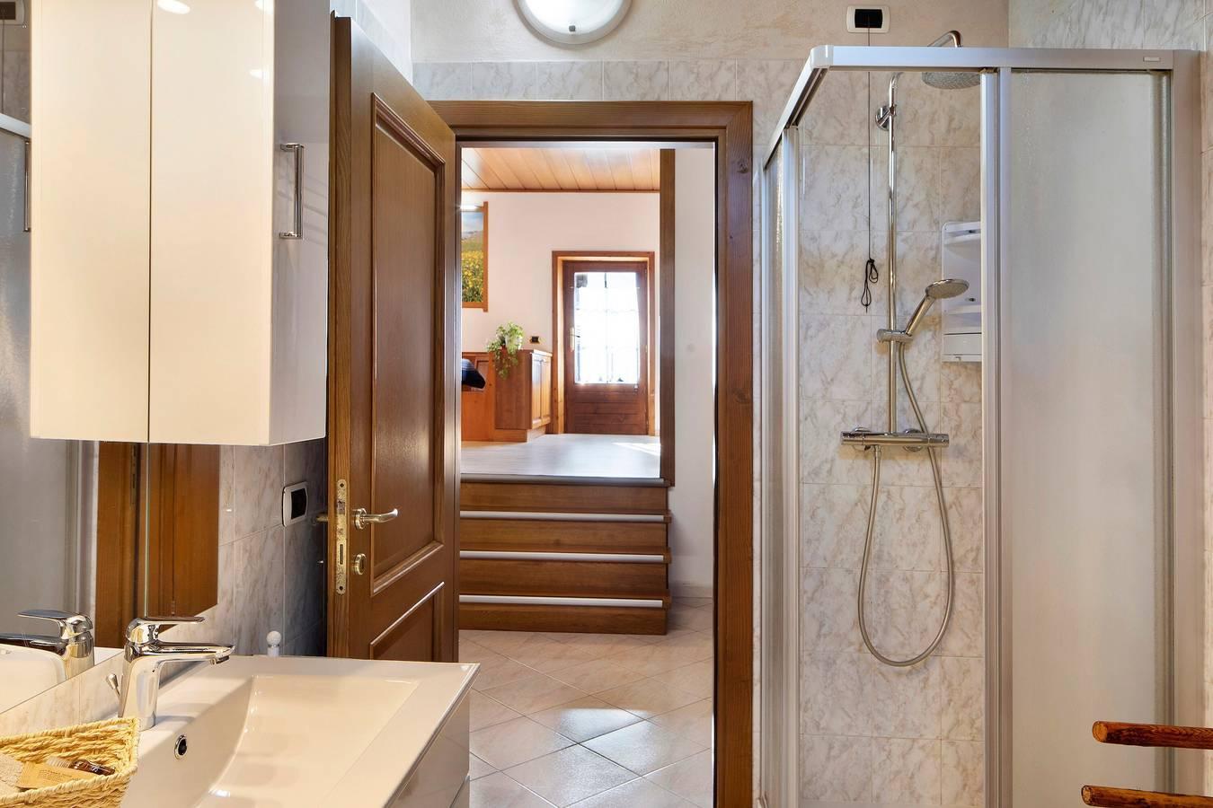 Appartement 'Chalet Maffins 2' met uitzicht op de bergen, balkon & in Livigno (Town), Livigno, Italië voor 6 personen foto 20