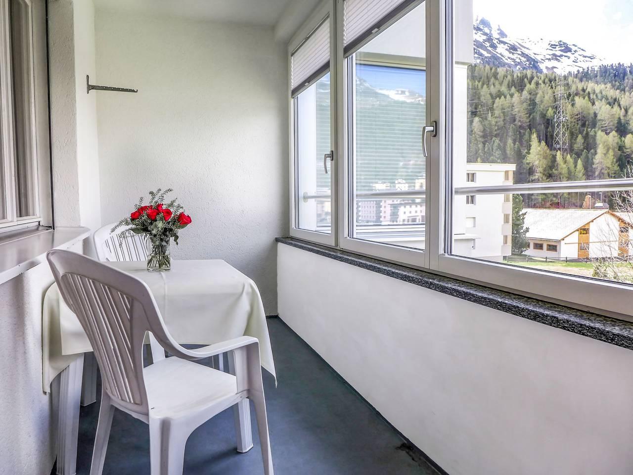 Chesa Ova Cotschna 304 in St. Moritz 3 Bad, Sankt Moritz, Zwitserland voor 2 personen foto 4