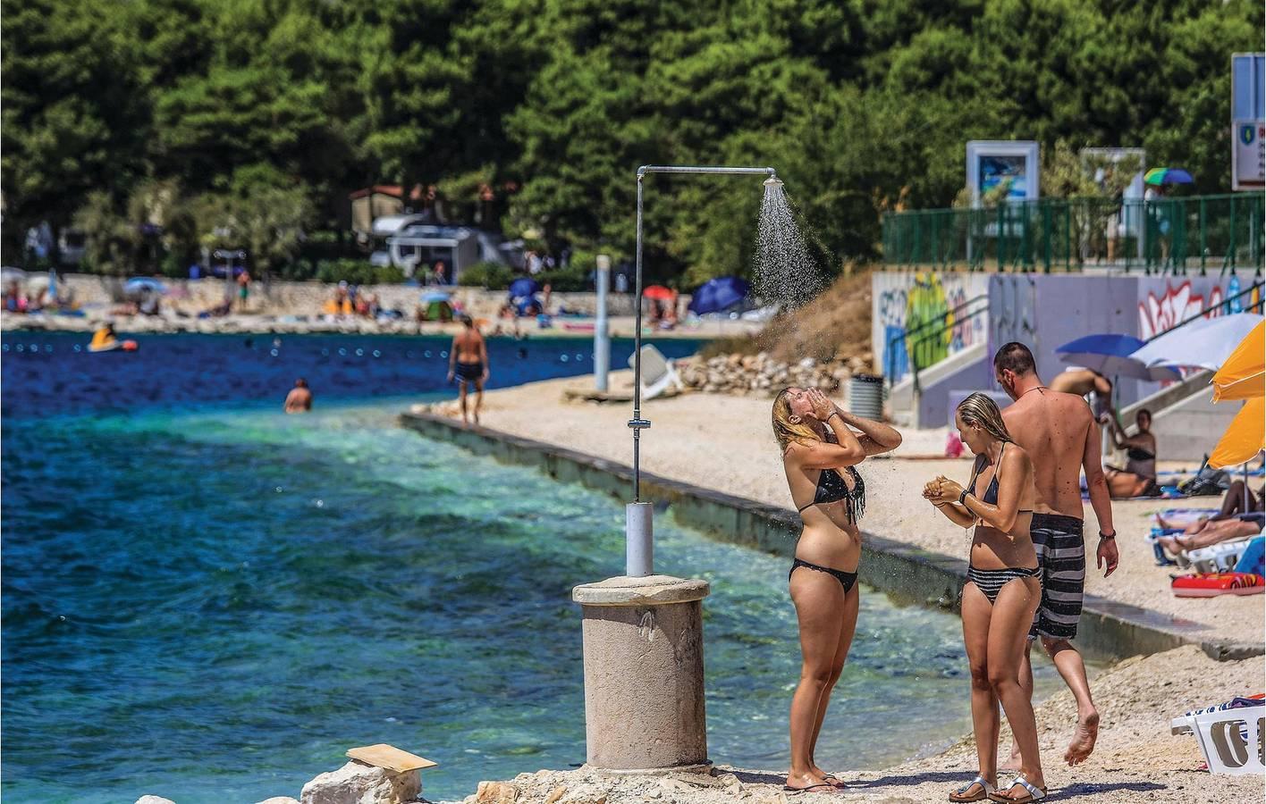 Appartement aan zee met zwembad, terras en wifi – op 800 meter in Okrug Gornji, Čiovo, Kroatië voor 6 personen foto 22