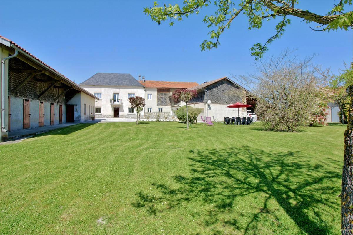 200m² Gite met parkeerplaats, WiFi & tuin - 2km naar Uglas in Pinas, Hautes-Pyreneeën, Frankrijk voor 10 personen foto 22