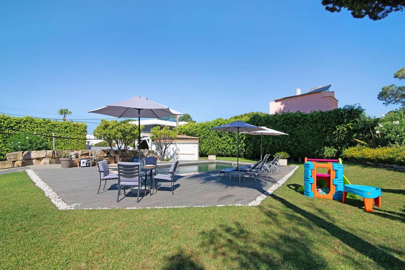 Villa "Pine Lodge" omheinde residentie met verwarmd privézwembad in Vilamoura, Quarteira, Portugal voor 8 personen foto 23