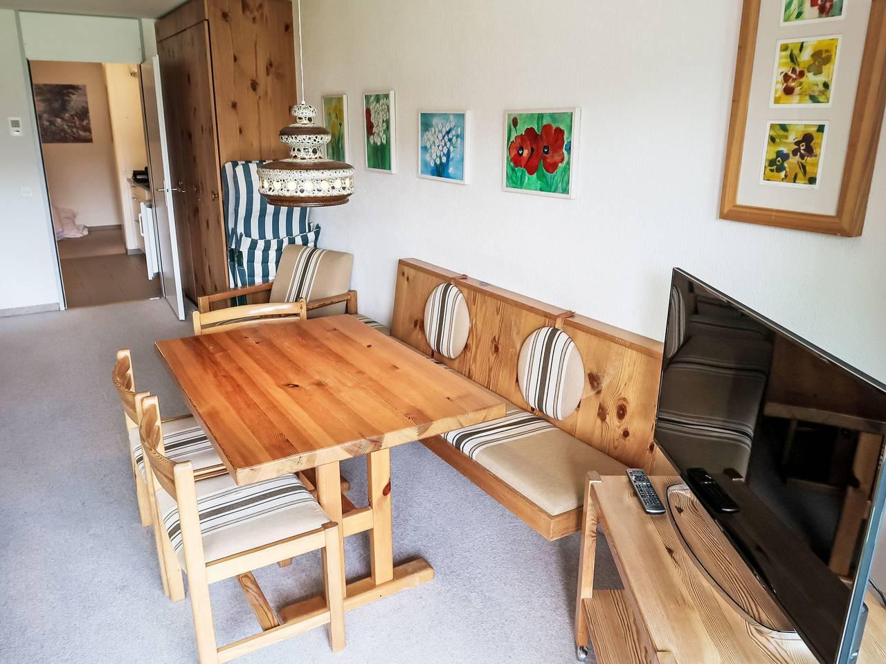Vakantieappartement met binnenzwembad en zwembad in Disentis, Surselva, Zwitserland voor 4 personen foto 9