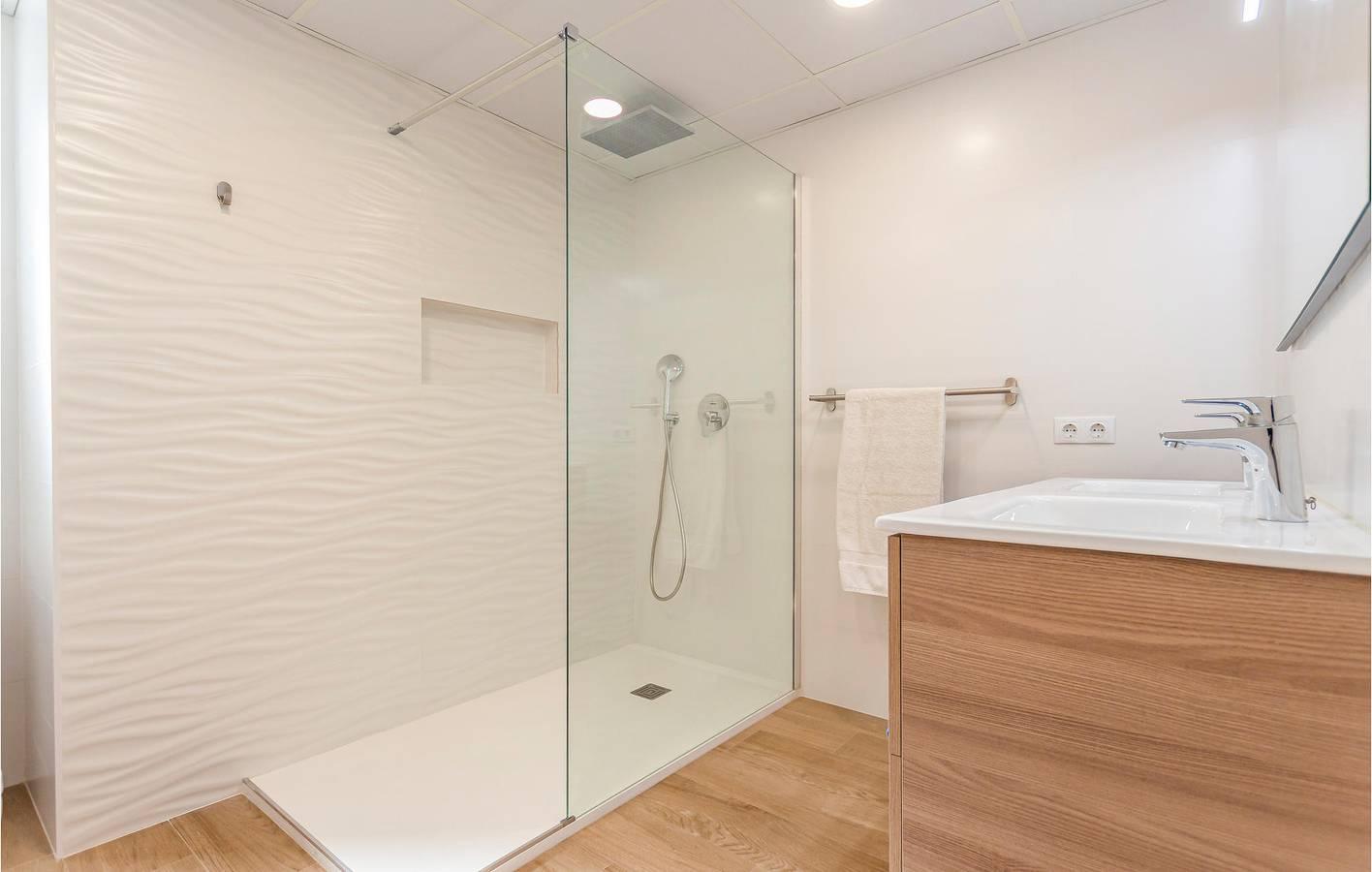 Ruim appartement van 130 m² met terras en airconditioning, 1,5 in Carretera de Cádiz, Malaga, Spanje voor 7 personen foto 23