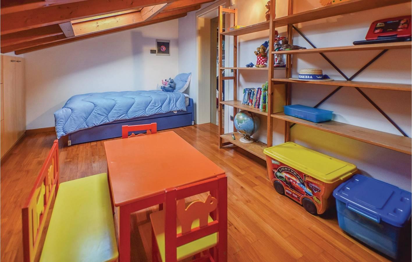 Terras met zwembad appartement bij Fumane in Fumane, Provincie Verona, Italië voor 16 personen foto 22