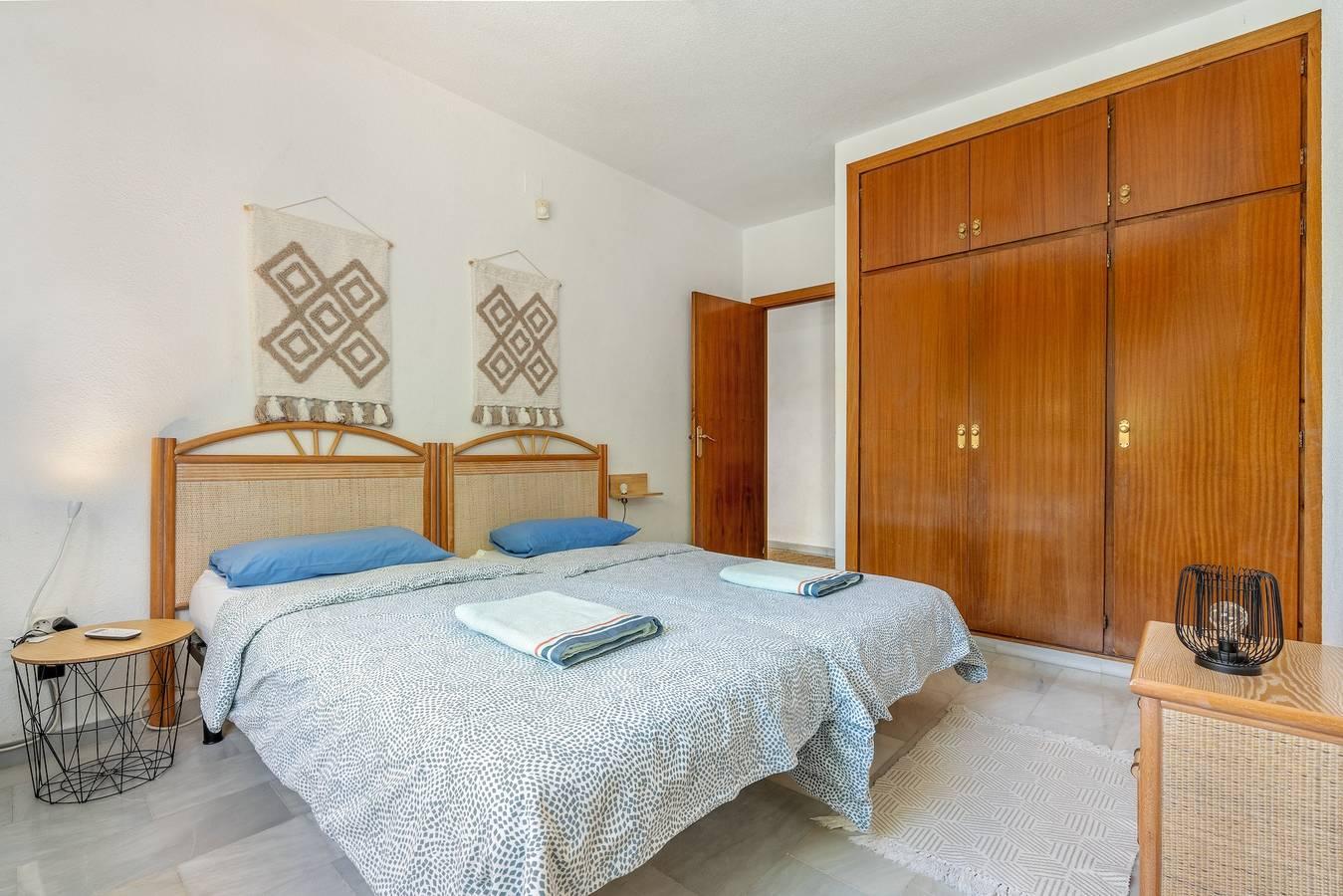 Villa Andaluza met zeezicht, zwembad, tuin & Wi-Fi in Curumbico, Almuñecar, Spanje voor 6 personen foto 24