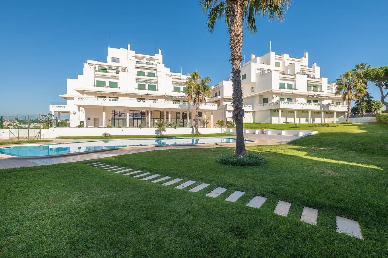 Vakantieappartement met zwembad en airconditioning in Albufeira, Portugal voor 8 personen foto 21