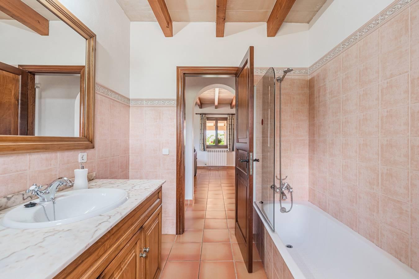 Rustige locatie met zwembad - Villa Can Jaume in Pollença, Kust van Mallorca, Spanje voor 6 personen foto 23