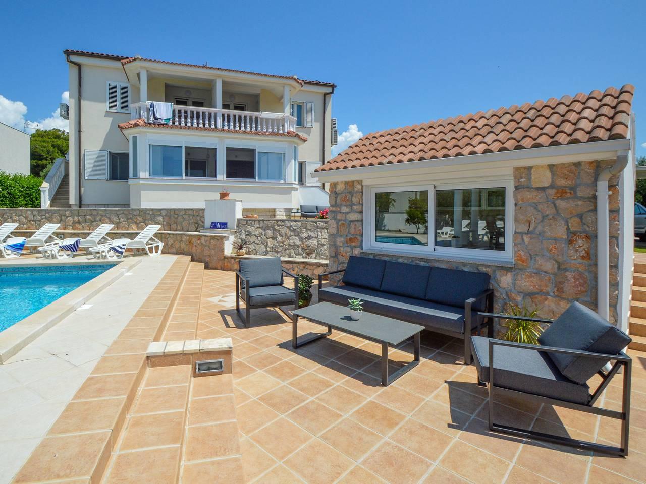 Vakantieappartement met zwembad en ligging bij een meer in Tribunj, Šibenik-Knin, Kroatië voor 4 personen foto 19