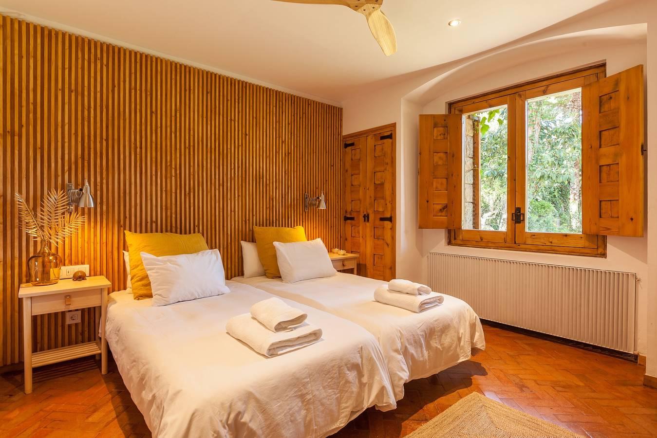 Prachtige villa 'Barcelona Country House' met groot in Premià de Dalt, Costa del Maresme, Spanje voor 10 personen foto 21