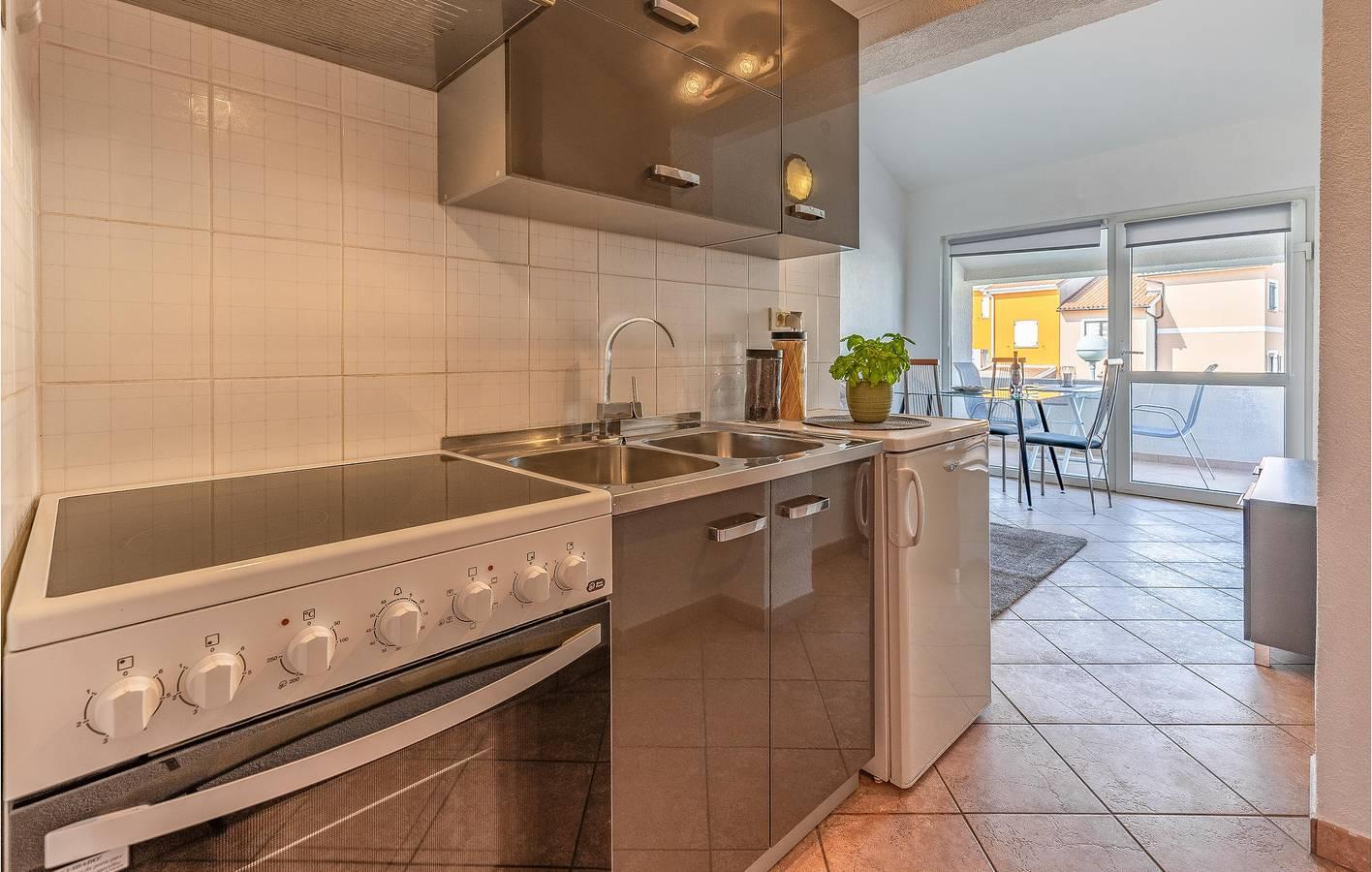 Charmant appartement met 2 slaapkamers, zwembad en terras, op 2 in Banjole, Zuidkust Istrië, Kroatië voor 10 personen foto 19