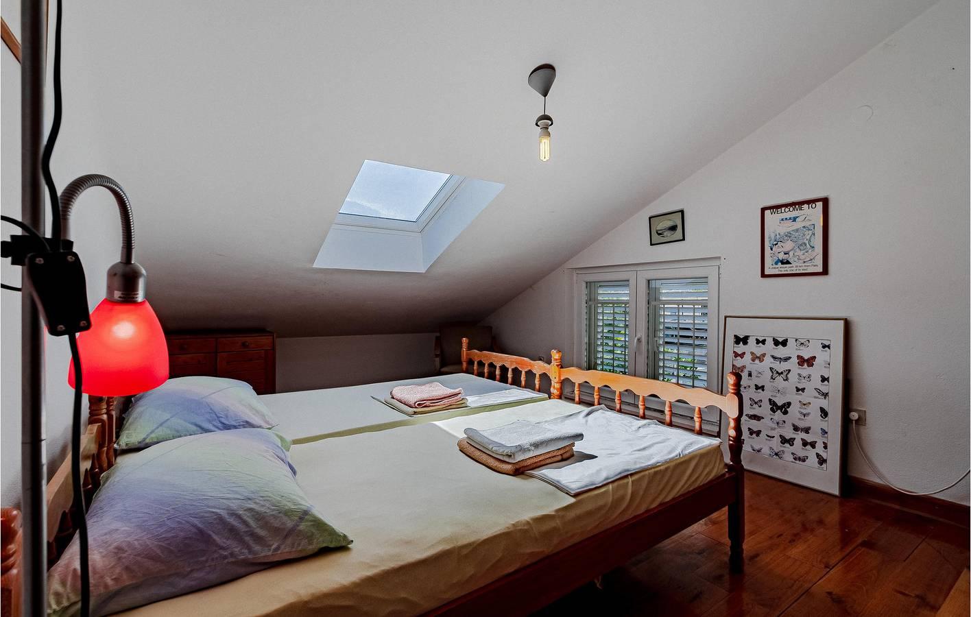 Gezellig appartement met 1 slaapkamer, terras, wifi en parkeergelegenheid vlak in Korcula, Kroatië voor 8 personen foto 22