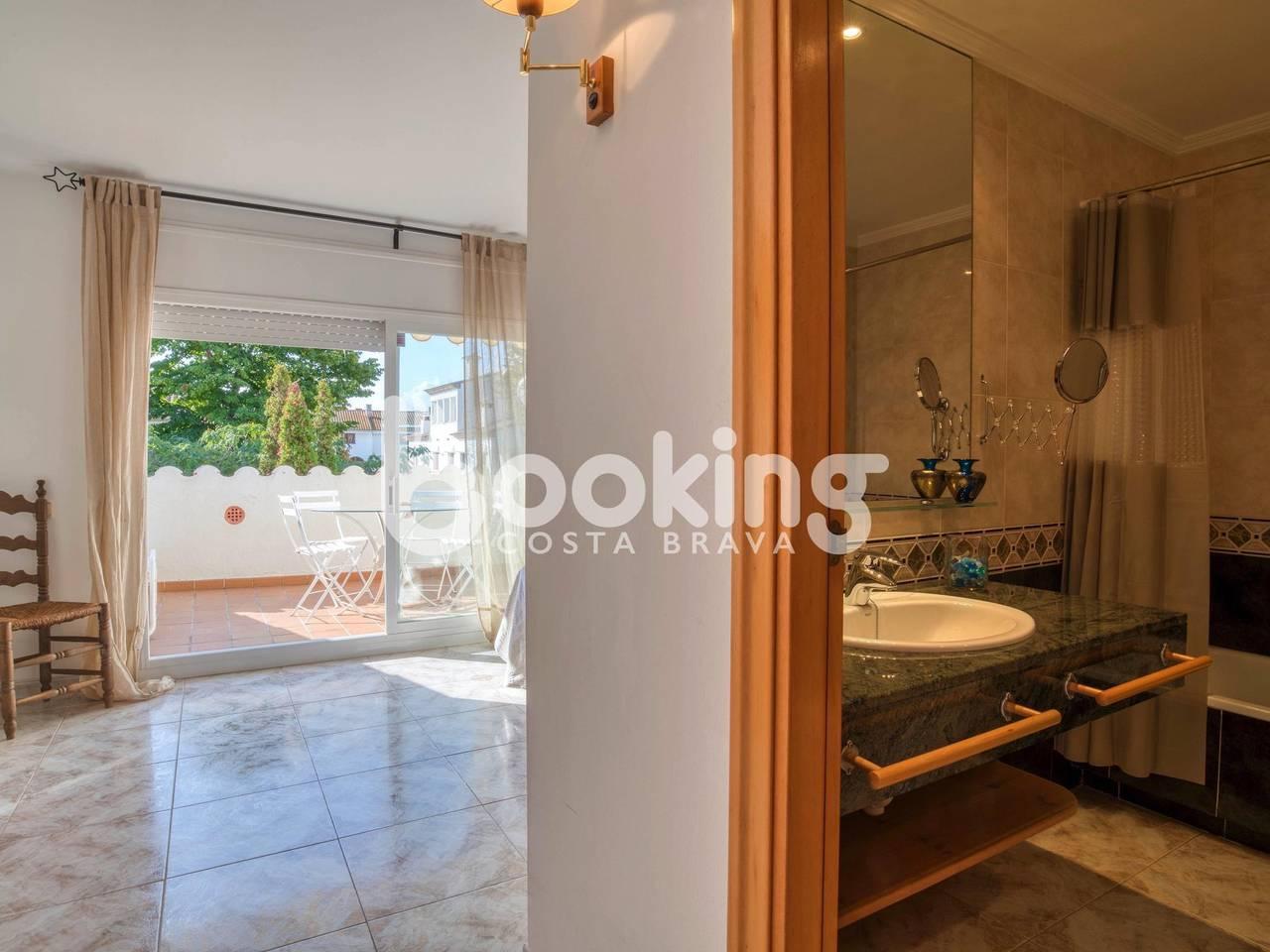Vakantiehuis met balkon in Platja d'Aro, Costa Brava, Spanje voor 8 personen foto 21