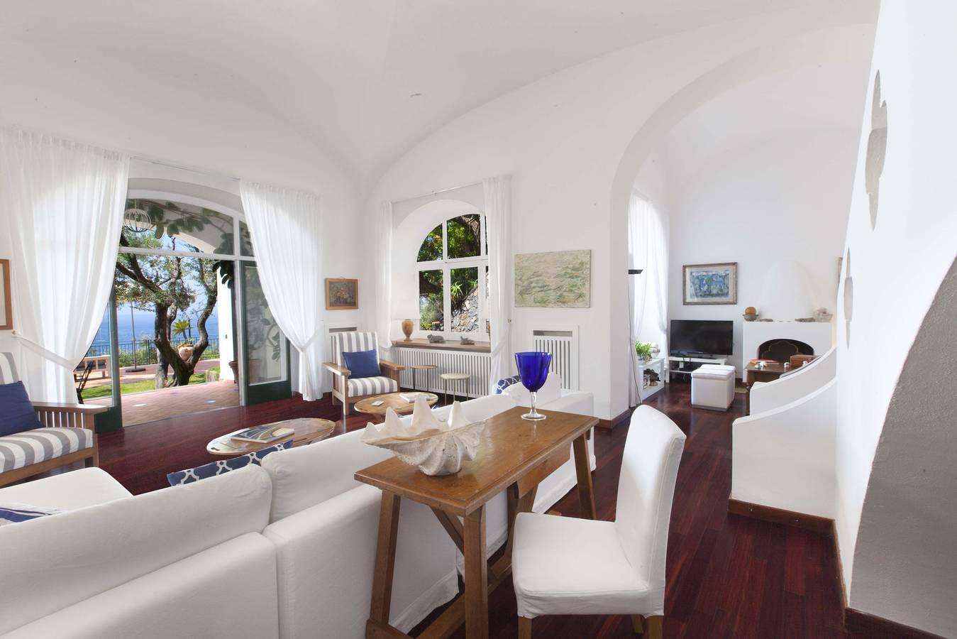 Amore Rentals - Villa Lo Scoglio con Accesso Diretto al Mare in Spiaggia d'Arienzo, Positano, Italië voor 12 personen foto 20