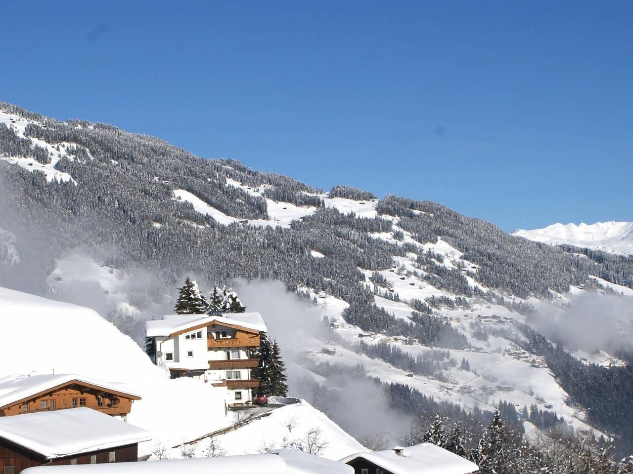 Mooie vakantiewoning met uitzicht op de Alpen in Tux Alps, Hippach, Oostenrijk voor 4 personen foto 23
