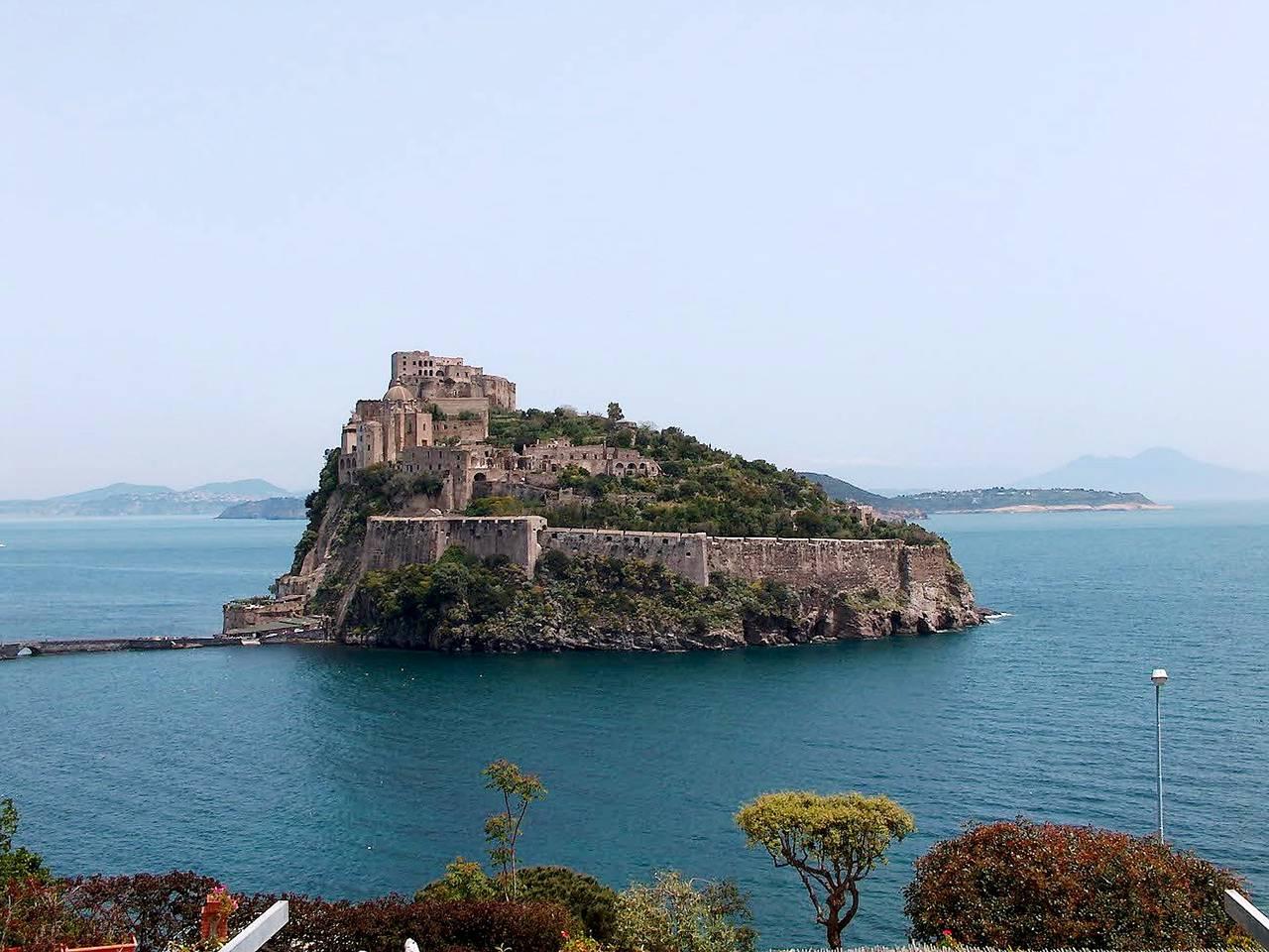 Lo Scuopolo in Spiaggia dei Pescatori (Ischia City), Ischia Stad, Italië voor 4 personen foto 24