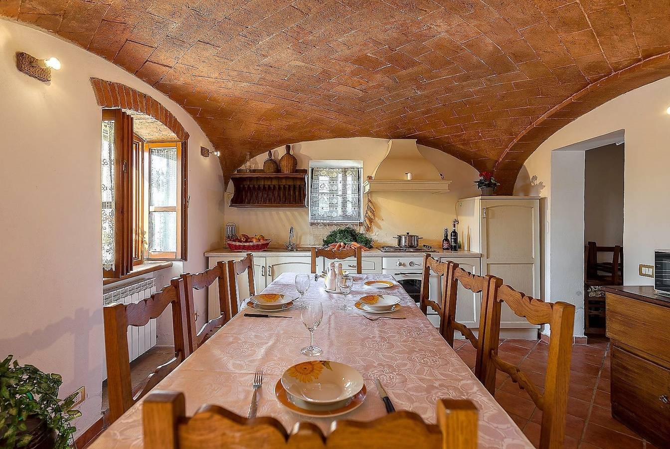 Villa La Fragola in Cortona, Provincie Arezzo, Italië voor 6 personen foto 24