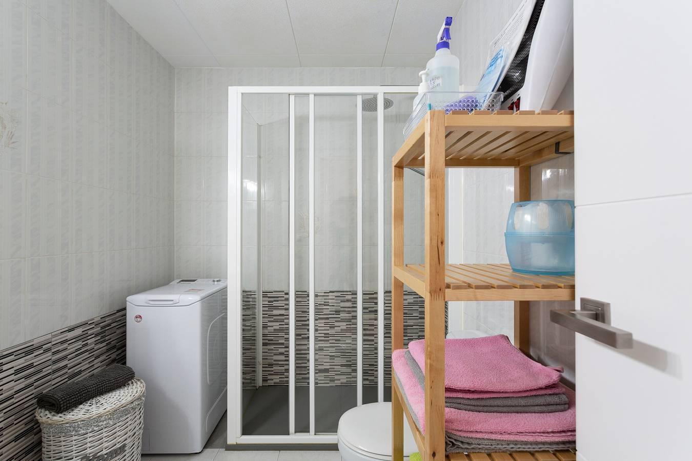 Vakantieappartement vlak bij het strand met zwembad, wifi, tuin in Els Pins Blanes, Blanes, Spanje voor 4 personen foto 21