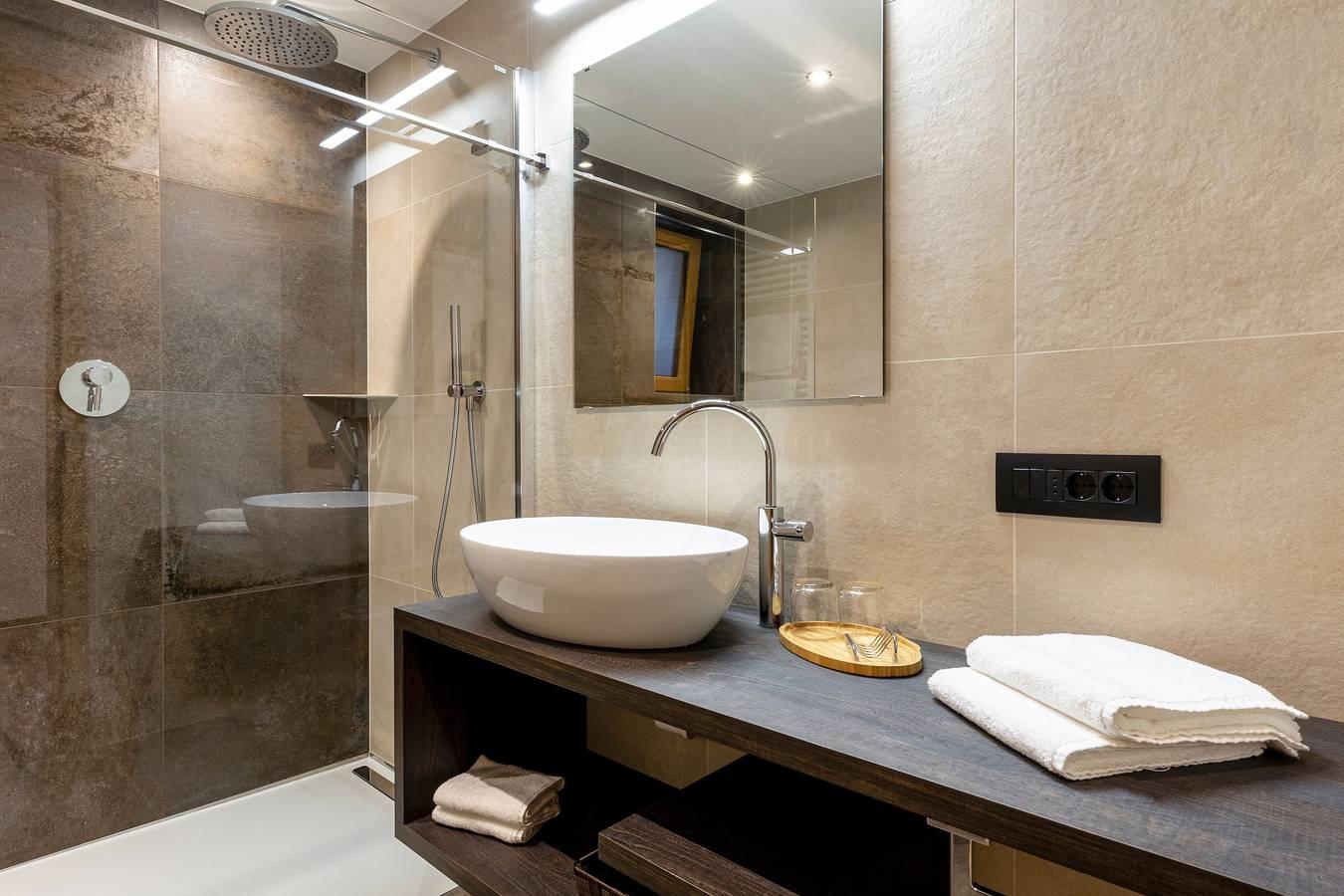 Moderne vakantiewoning 'Ravison' met bergzicht, tuin en wifi in Ortisei, Dolomiti Superski, Italië voor 8 personen foto 23