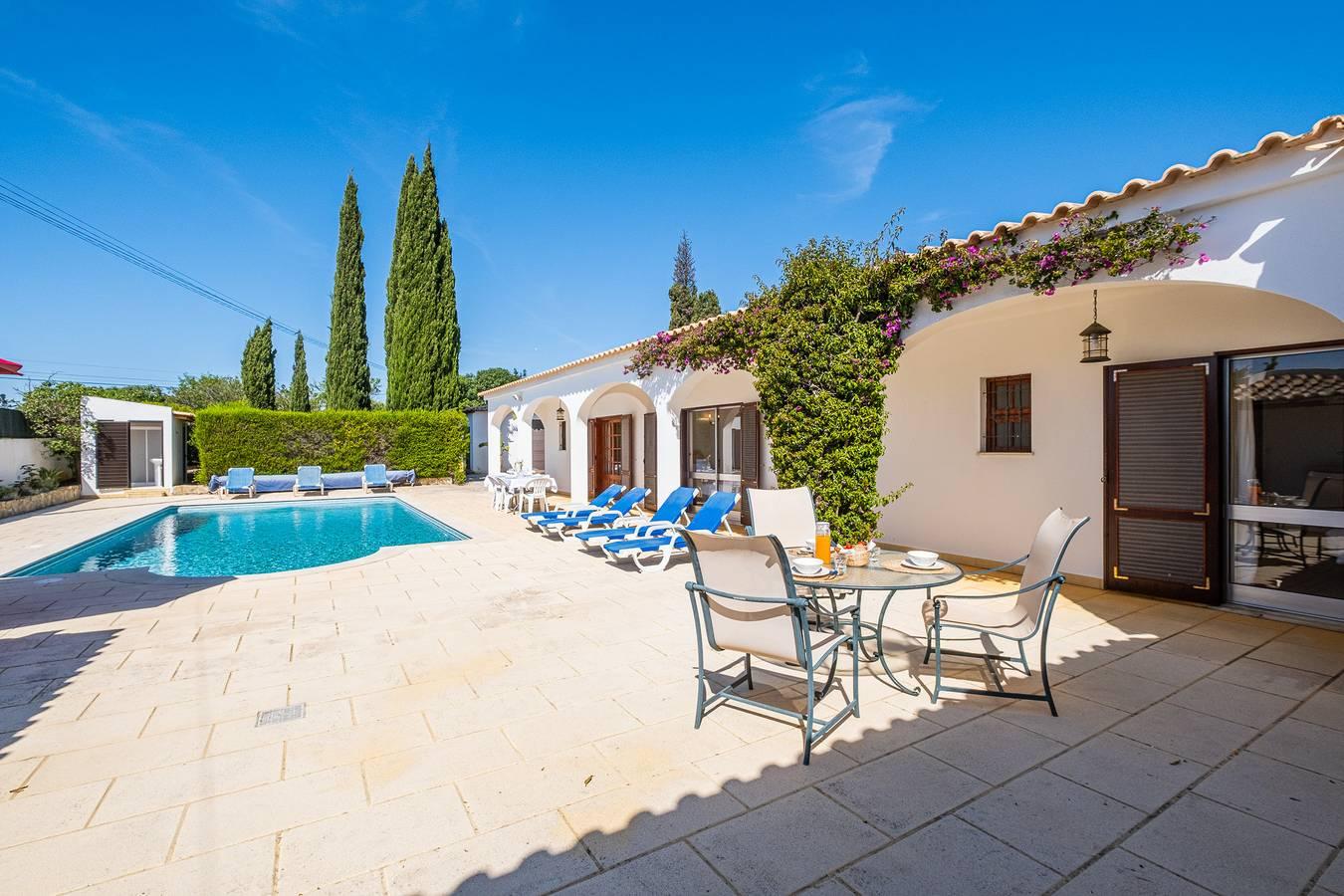 Vakantiehuis met privézwembad en zwembad in Guia, Portugal voor 7 personen foto 20