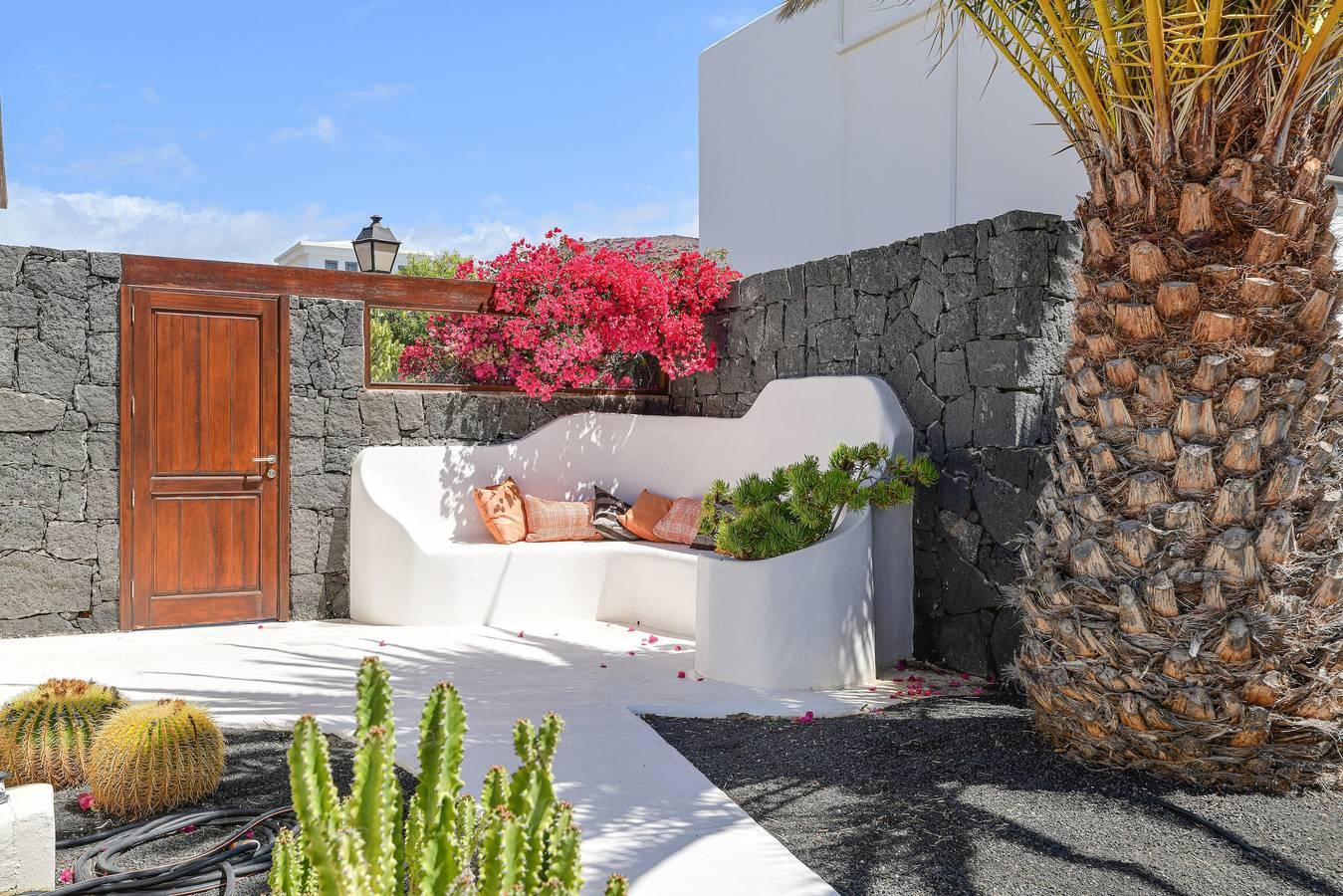 Villa "Marta" met zwembad, tuin en terras in Montaña Roja, Yaiza, Spanje voor 6 personen foto 21