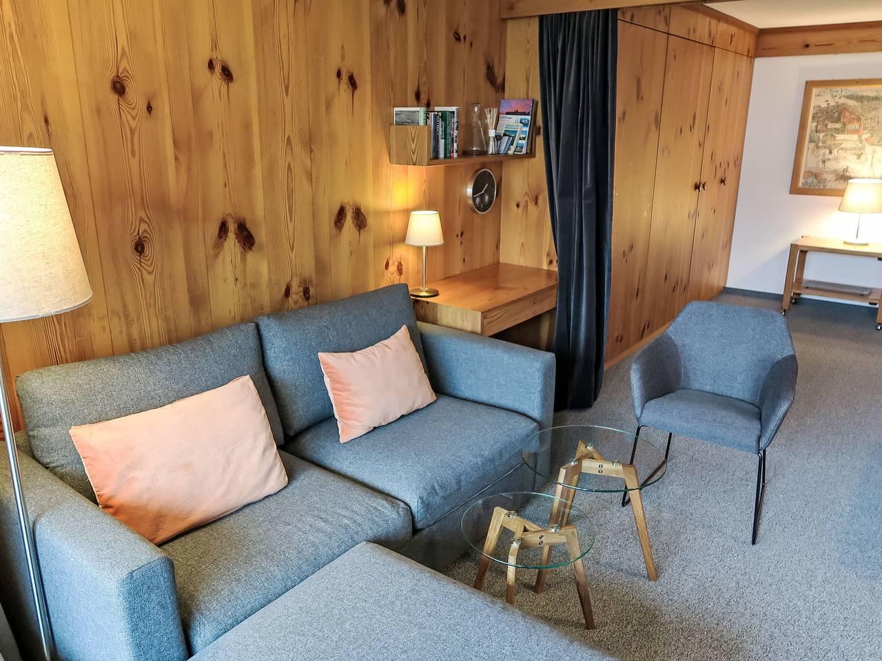 Vakantieappartement met binnenzwembad en zwembad in Disentis, Surselva, Zwitserland voor 4 personen foto 8
