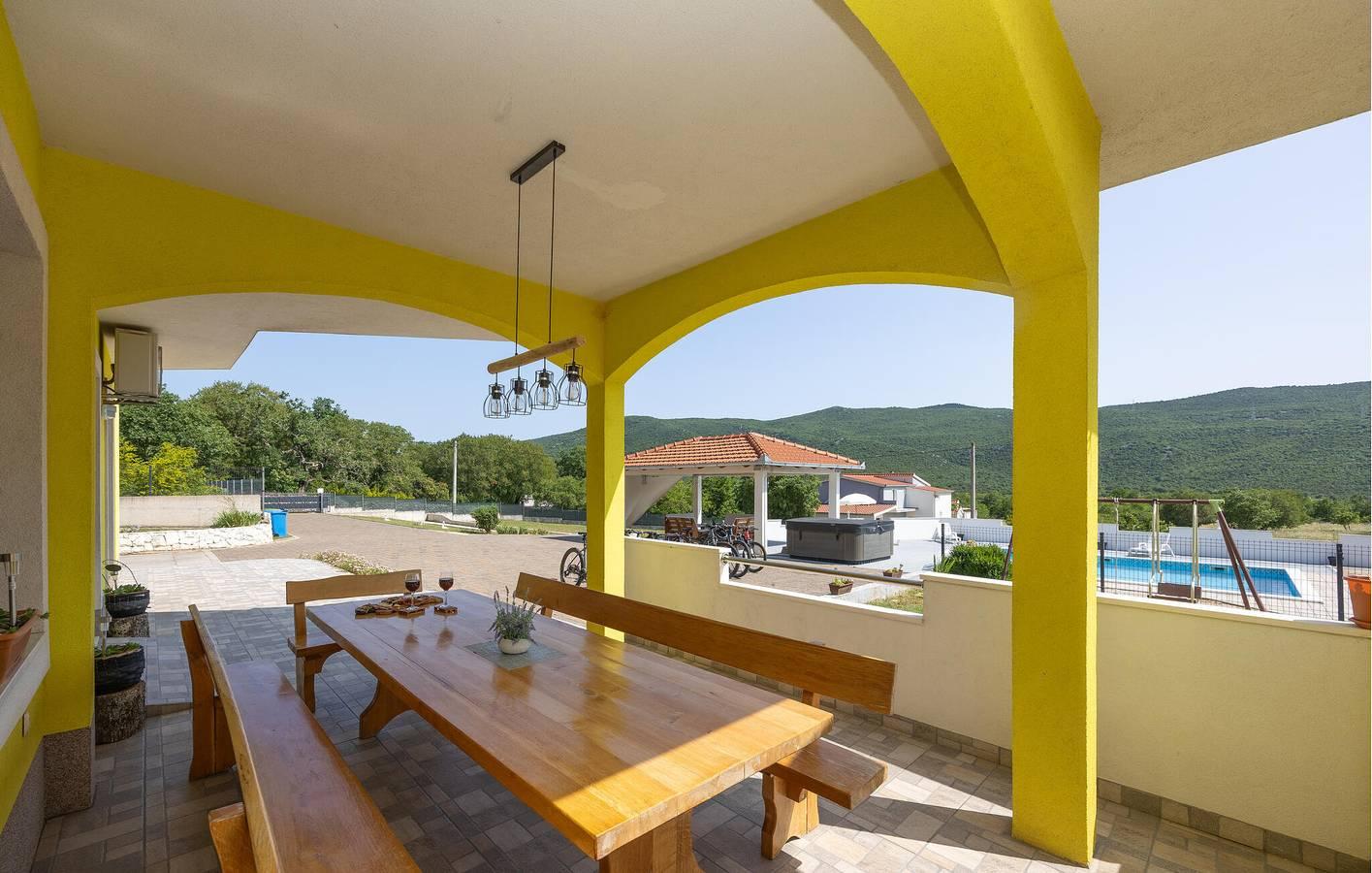 Gezellig appartement met 1 slaapkamer en zwembad, vlak in Primorski Dolac, Split-Dalmatië, Kroatië voor 12 personen foto 20