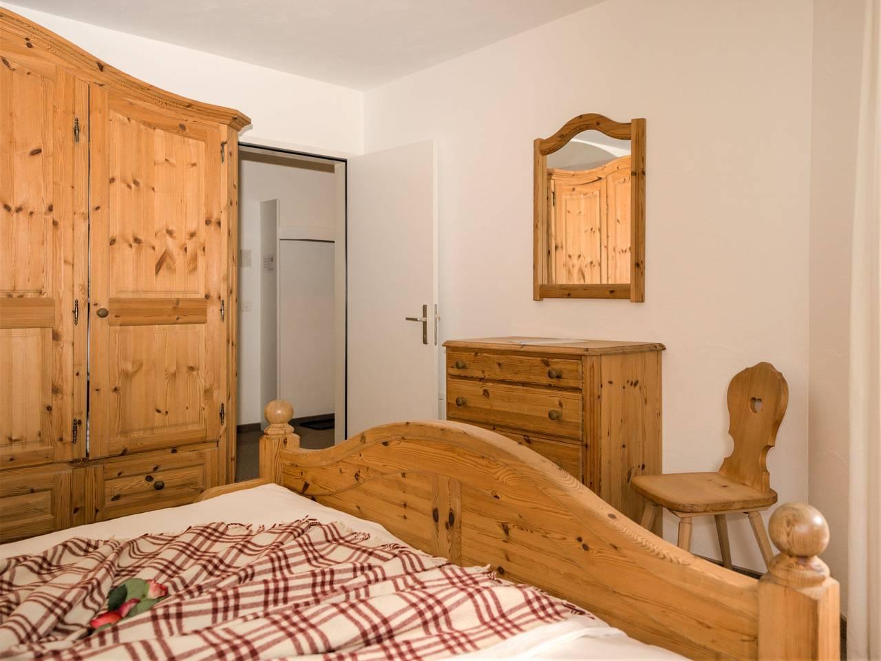 Chesa Flora 53 in St. Moritz 3 Bad, Sankt Moritz, Zwitserland voor 4 personen foto 3