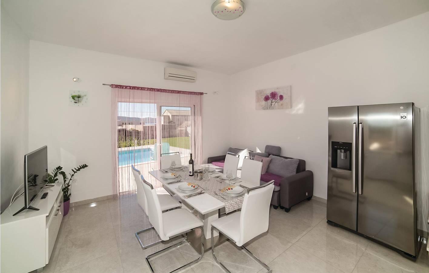 Appartement aan zee in Kastel Sucurac met zwembad en moderne in Kaštela, Dalmatië vasteland, Kroatië voor 7 personen foto 23